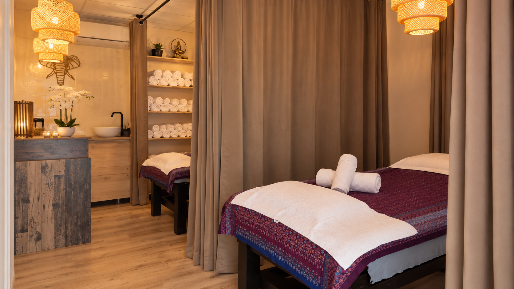 De behandelkamers van Golden Lotus